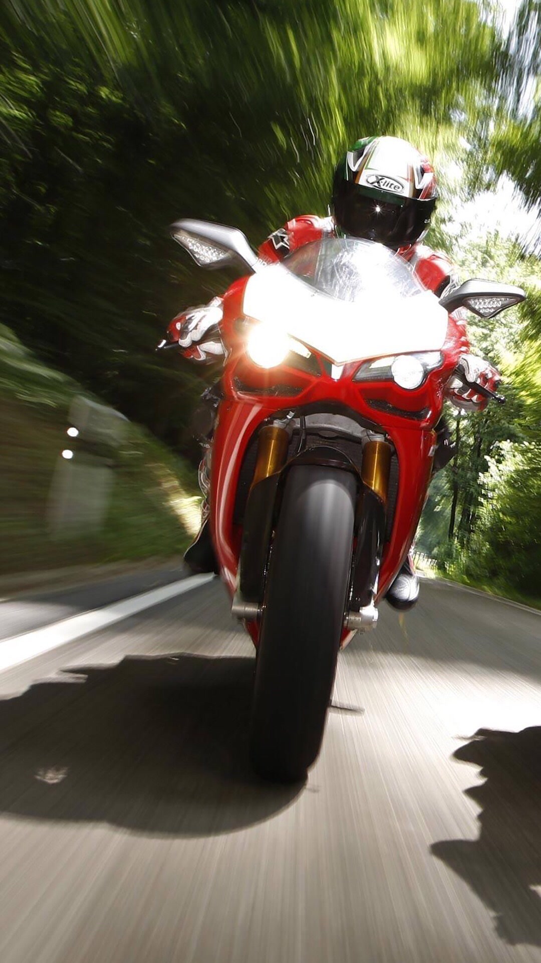 今日更新 刚刚被和谐了 所以重新上传了07 渐亮壁纸要ios11.